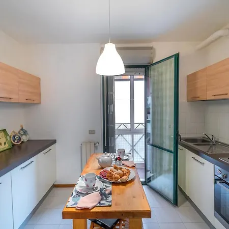 Pink House Apartment